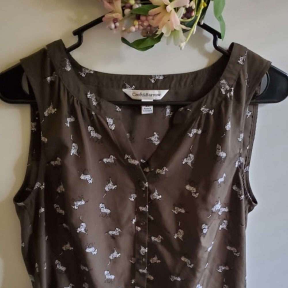 Croft and Barrow Sleeveless Blouse Dark Green